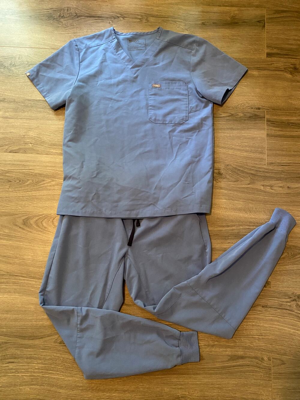 FIGS Ceil Blue Leon Top Tansen Jogger Pants Scrub Set Uniform Men's size Medium